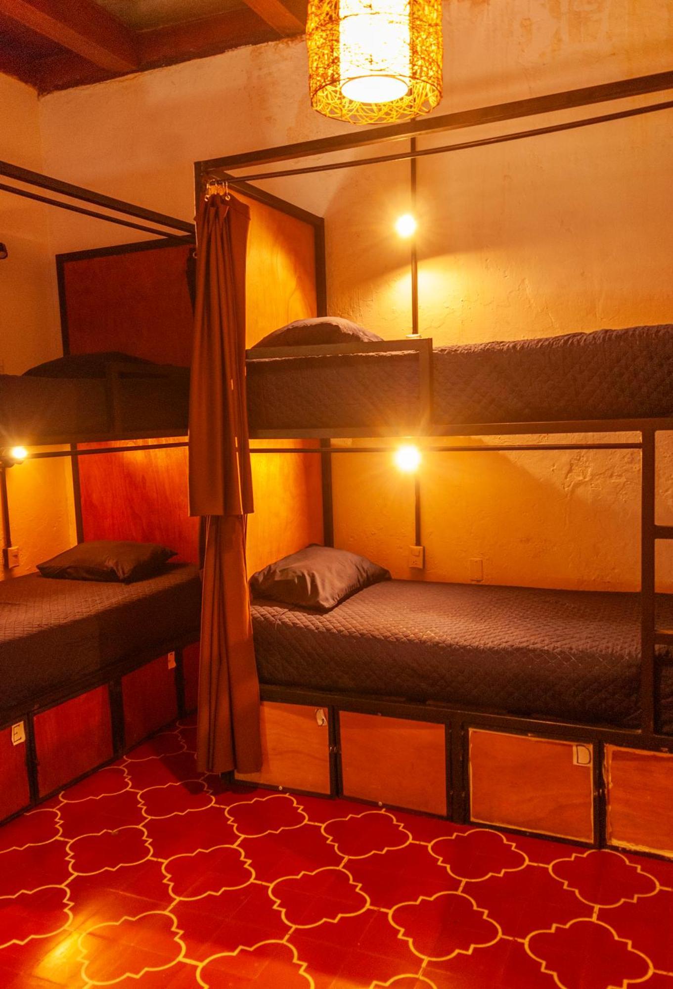 Tzunun Hostel Antigua Buitenkant foto