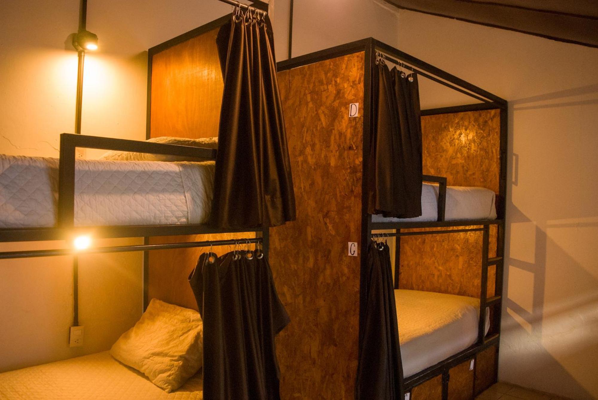 Tzunun Hostel Antigua Buitenkant foto