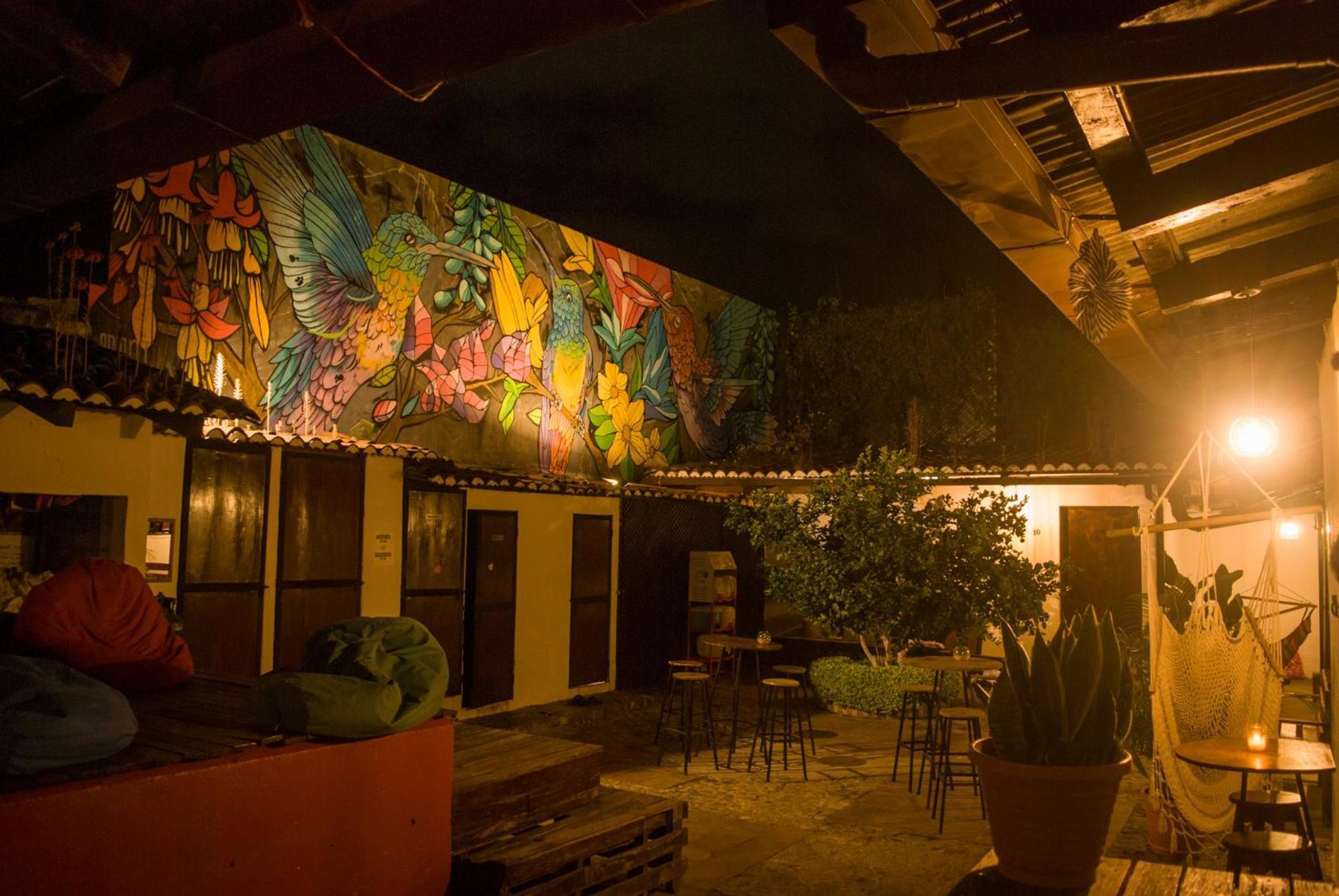 Tzunun Hostel Antigua Buitenkant foto